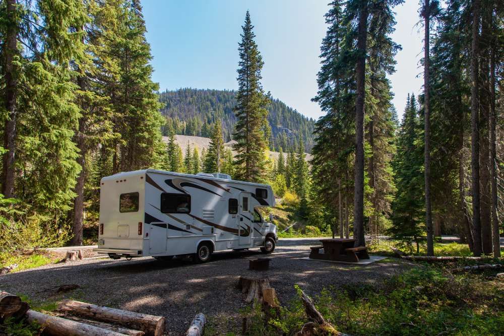 Comprehensive RV Insurance in Miami - Newpathins - Freepik